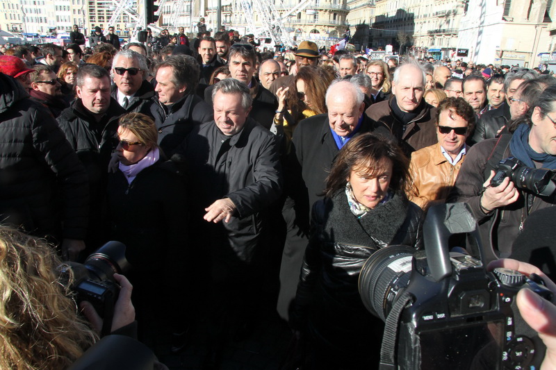 Les élus unis dans la marche républicaine (Photo Robert Poulain) Les élus unis dans la marche républicaine (Photo Robert Poulain)
