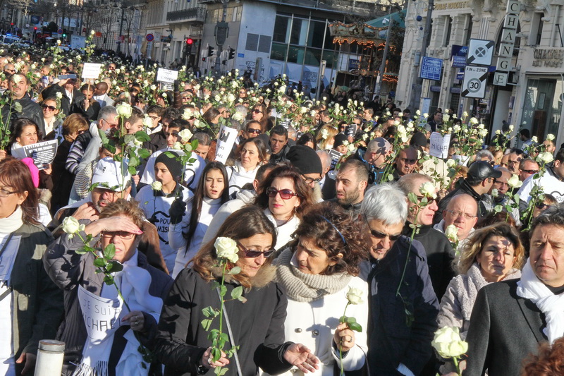 Plusieurs milliers de personnes ont rendu un hommage à Mickaël (Photo Robert Poulain)