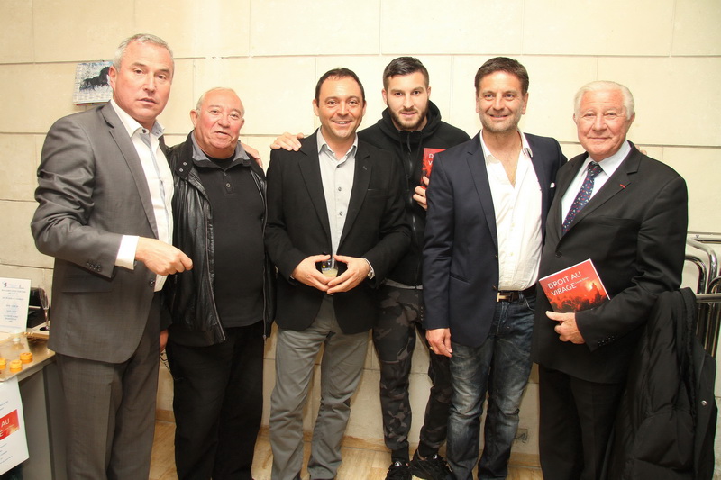 Patrick Brier, directeur régional de Ricard, Jean-Paul Delhoume, journaliste sportif, Marc Gimenez, responsable régional de la communication de la société Ricard, André-Pierre Gignac, Lionel Tonini, René Olmeta (Photo Robert Poulain)