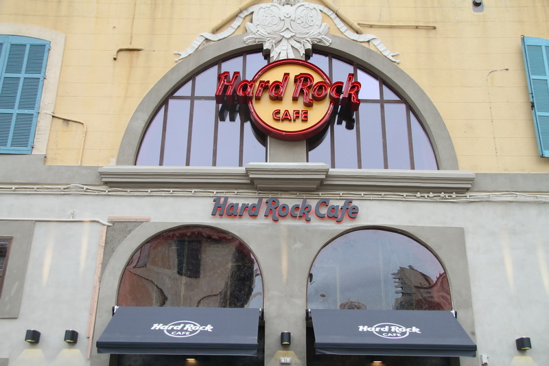 Inauguration officielle ce soir du Hard Rock Café Marseille (Photo Robert Poulain)