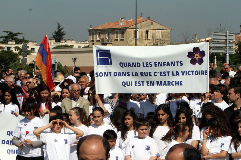La jeunesse arménienne  (Photo Robert Poulain) La jeunesse arménienne  (Photo Robert Poulain)