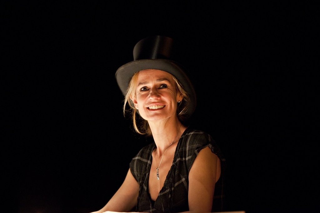 Sandrine Bonnaire dans "l'odeur des planches" au jeu de Paume d'Aix (Jean-Louis Fernandez)