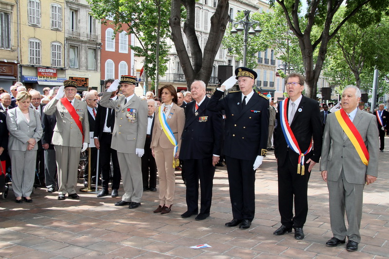 Les autorités  (Photo Robert Poulain)