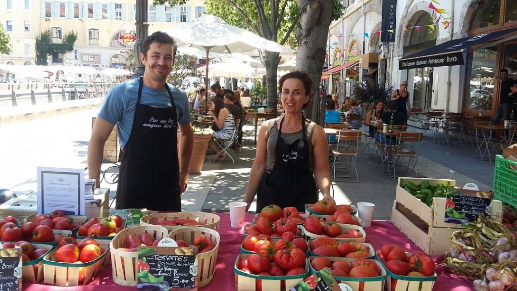 Du goût dans mon panier de Martine Tardieu. On ne plaisante pas avec les tomates à Berre (Photo P.M.-C.)