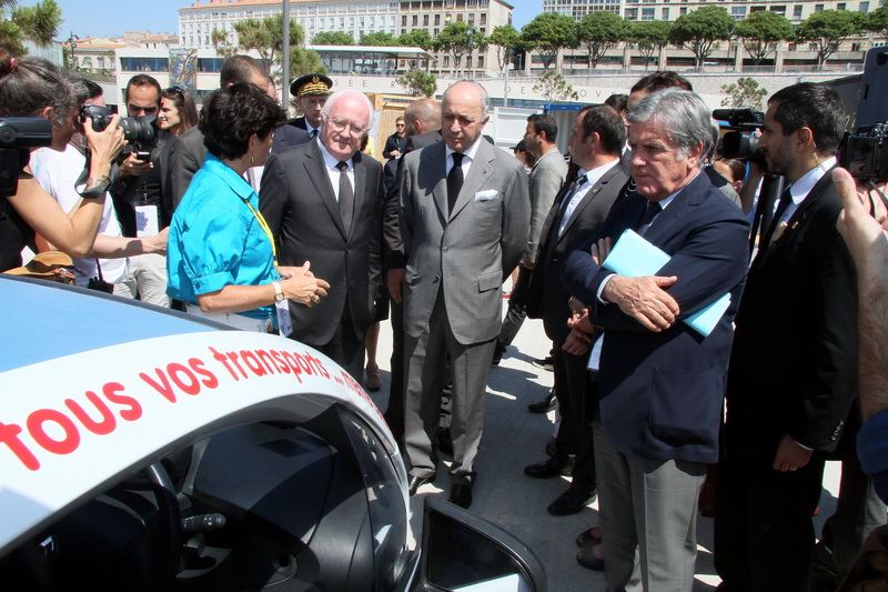 Visite du village des innovations par le Laurent fabius et Michel Vauzelle avant la conclusion de la MedCop 21 (Photo Robert Poulain)