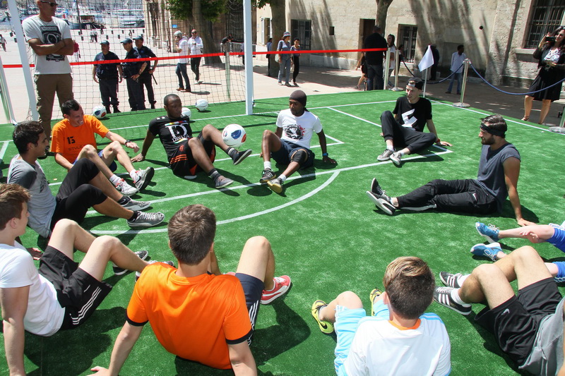 La place Bargemon transformée en stade de Foot (Photo Robert Poulain)