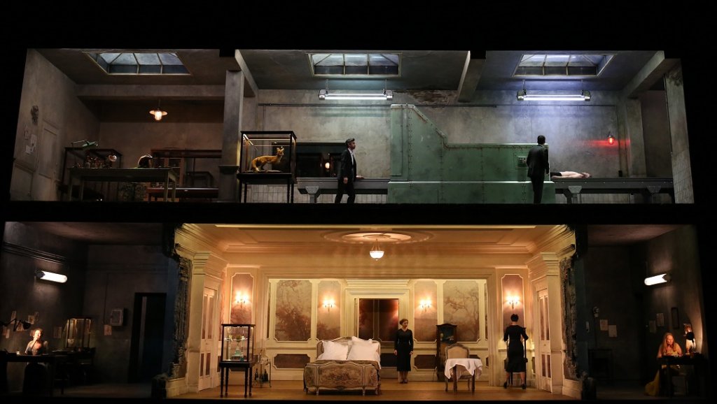 Pour Alcina, Katie Mitchell a mis en place un dispositif scénique qu’elle affectionne. (Photo Patrick Berger / artcomart)