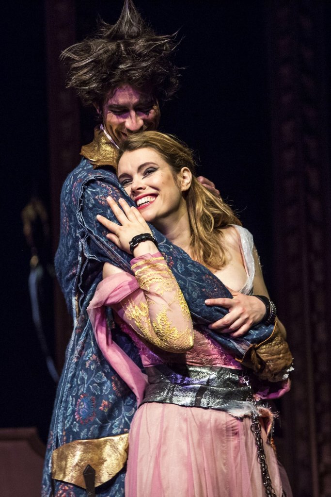 Grégory Corre & Sterenn Guirriec dans Le Prince Travesti (Photo Arnold Jerocki)