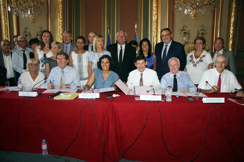L'ensemble des partenaires du contrat de ville de MPM (Photo Robert Poulain)