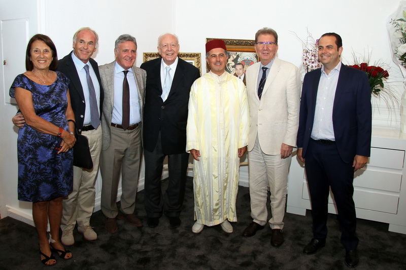 Mostafa Basso, le Consul général du Maroc à Marseille entouré de personnalités politiques du territoire (Photo Robert Poulain)