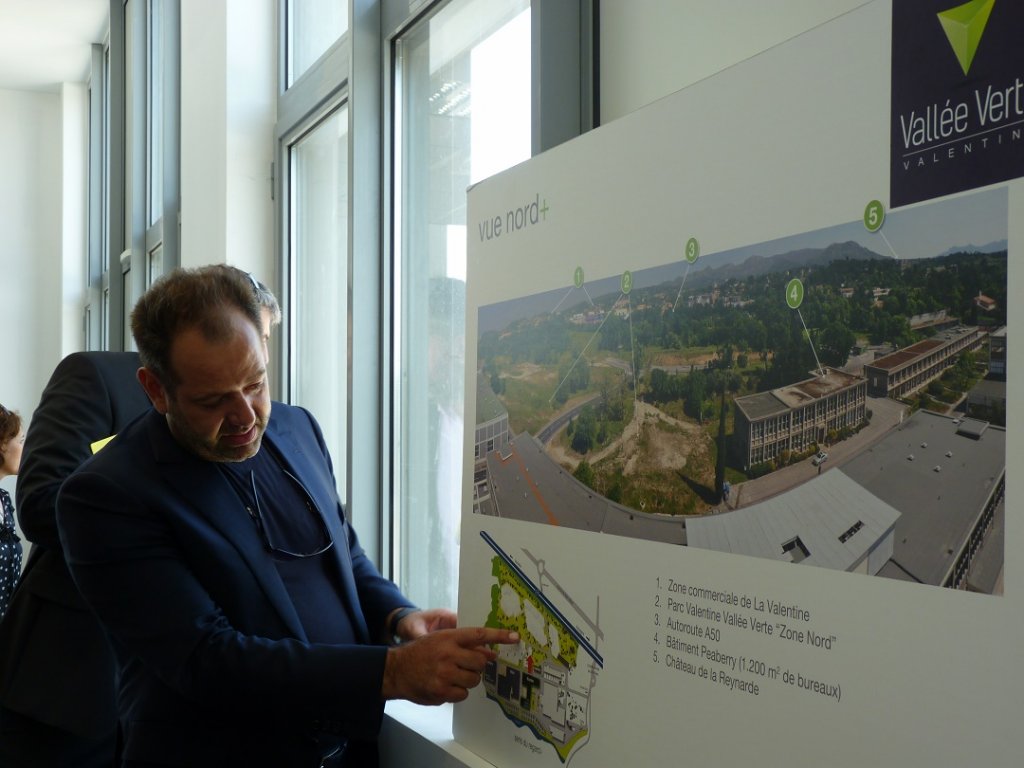 Yvan Gouchon présente la suite du développement du Parc d'entreprises Vallée Verte de de la Valentine (Photo P.M.-C)