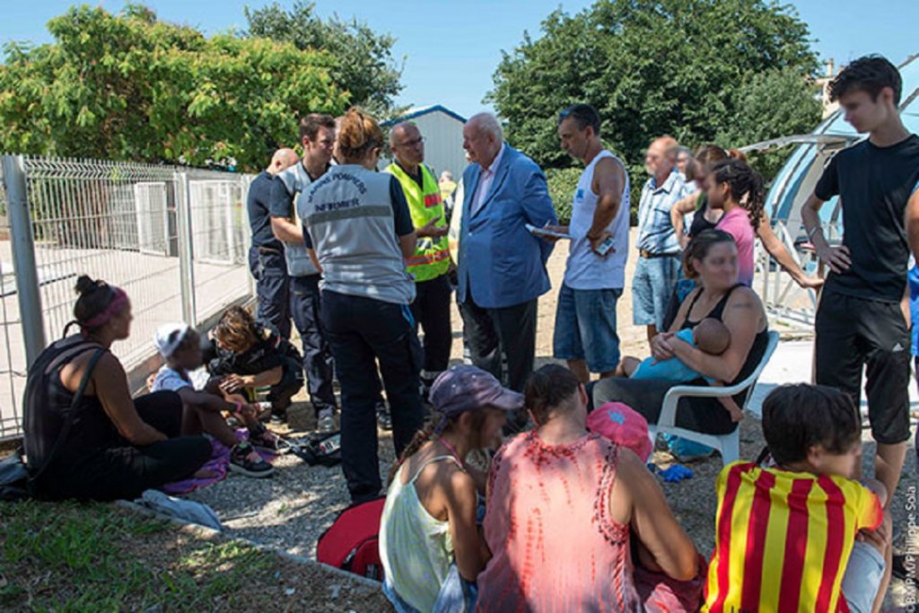 Le maire de Marseille s'est rendu sur place pour apporter son soutien aux personnes touchées par cette intoxication (Photos : BMPM - PM Philippe Sola) Le maire de Marseille s'est rendu sur place pour apporter son soutien aux personnes touchées par cette intoxication (Photos : BMPM - PM Philippe Sola)