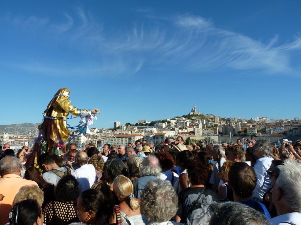 Dialogue entre la Vierge et Notre-Dame-de-la-Garde (Photo P.M.-C.)