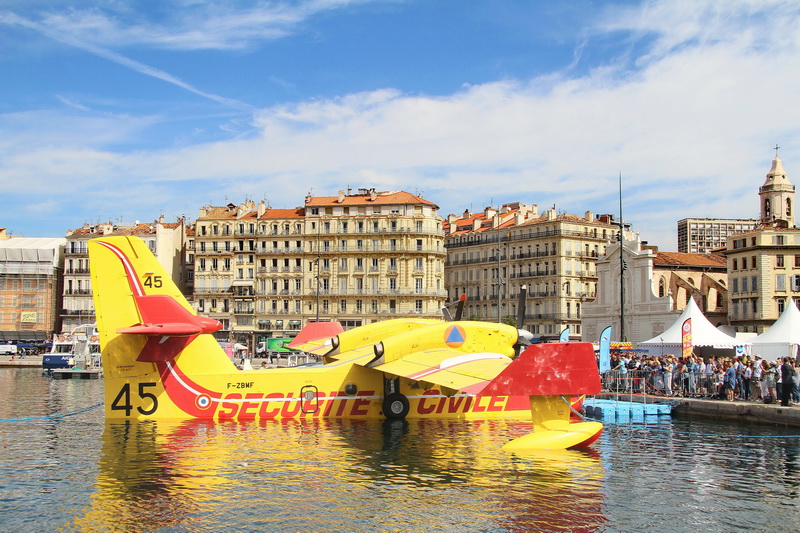 Une arrivée attendue au quai de la Fraternité à une encâblure de l'Ombrière (Photo Robert Poulain)
