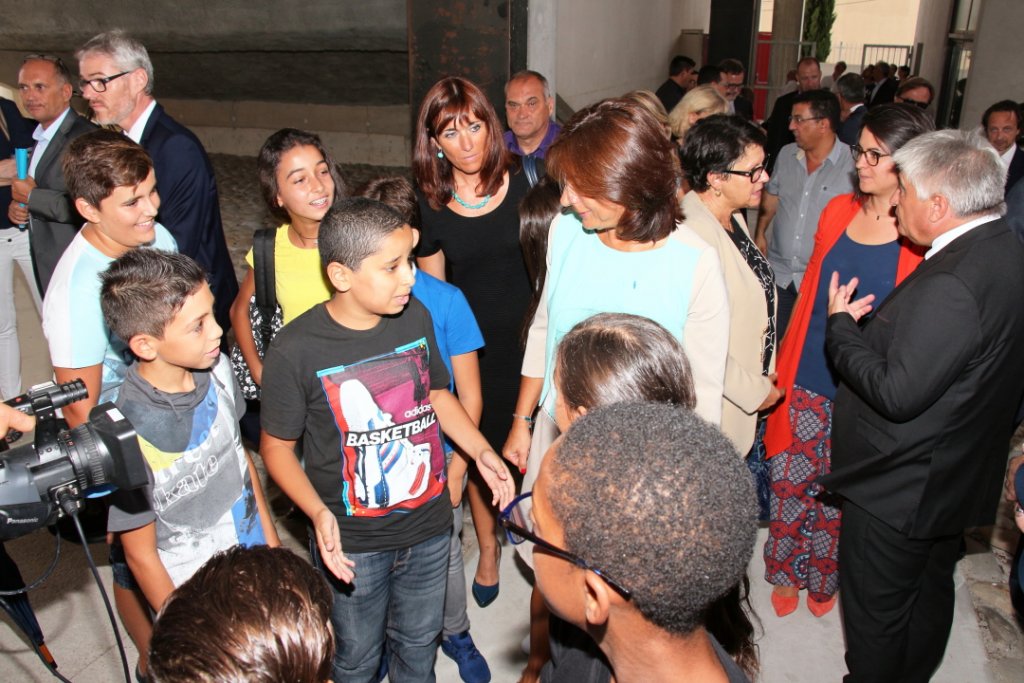 Yanis 12 ans explique à la présidente qu'il veut devenir footballeur, son copain quant à lui remet en question la construction des pyramides par les Egyptiens (Photo Philippe Maillé)