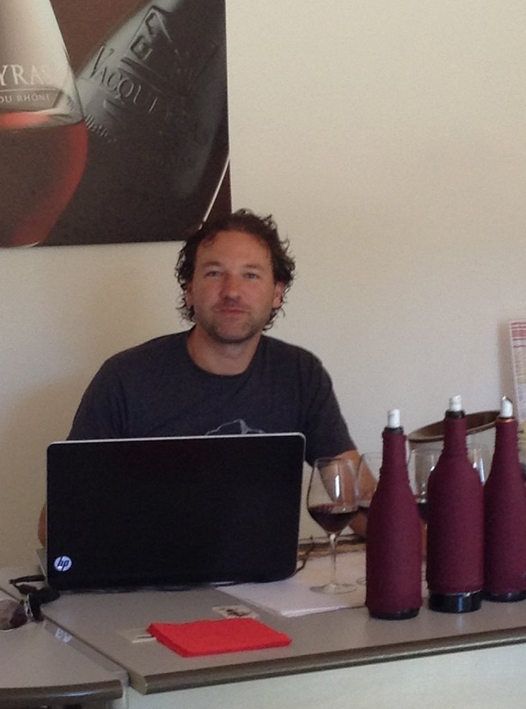 Jeb Dunnuck au travail à Vacqueyras (Photo M.E.)