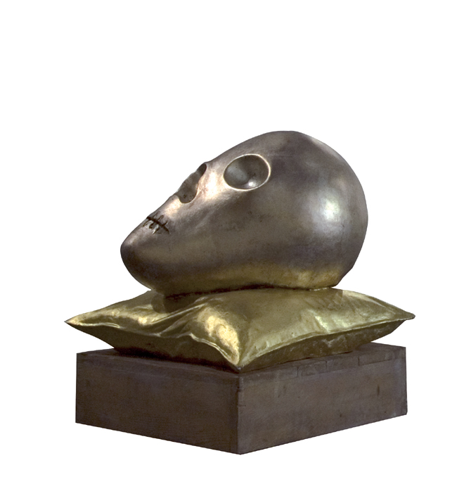 Dominique Angel, Pièce supplémentaire, 2003, Sculpture résine acrylique, feuille d’or et d’argent 75 x 60 x 60 cm, Collection de l’artiste.