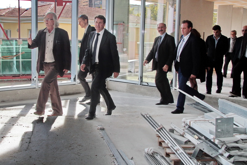 Visite du chantier du nouvel Institut Hospitalier Universitaire Méditerranée Infection avec en tête le Professeur Didier Raoult (Photo Robert Poulain)