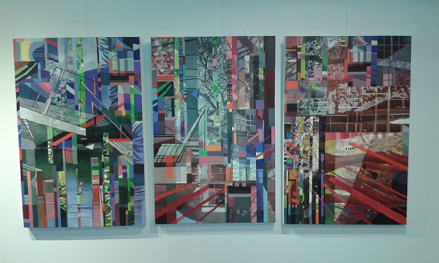 Parmi les 13 toiles exposées un triptyque (Photo A.L.)