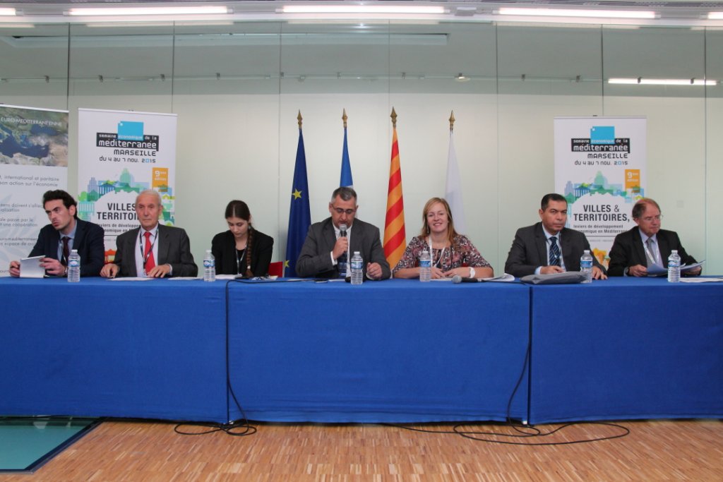 De gauche à Droite : Aymeric Bajot (Groupe Suez), Jean-Louis Guigou, délégué général d'IPEMED, Kelly Robin (Chef de projet au sein d'IPEMED), Agnes Rampal (déléguée à l'Euro-Méditerranée pour la ville de Nice), Frédéric Duvessy (Econostrum), Isabelle ROESER, Mounir Mehddi (Municipalité de Sfax-Tunisie) Carlos Pereira (Relations internationales du CD2E) (Photo Philippe Maillé)