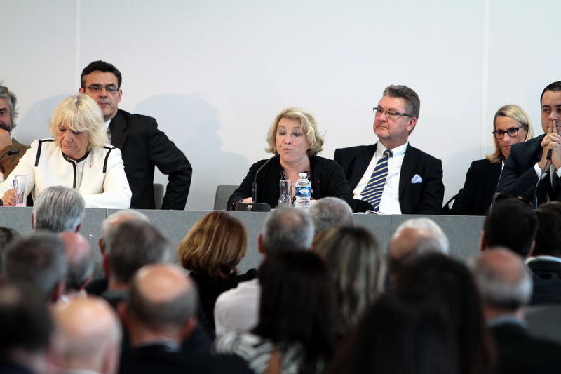 Sylvia Barthélémy et Maryse Joissains une même tribune pour 2 visions différentes de la métropole (Photo Robert Poulain)