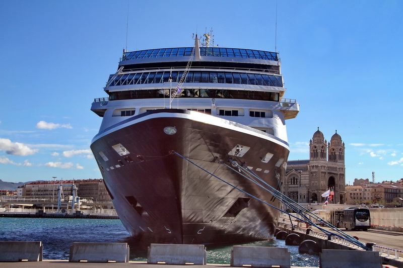 Marseille est le 1er port de croisière de France, 5e port méditerranéen et  fait son entrée dans le Top 15 des ports mondiaux (Photo Robert Poulain)