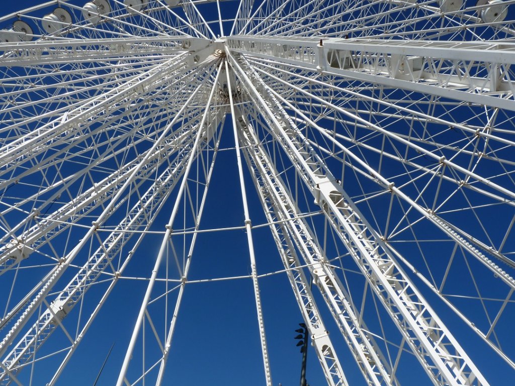 La grande roue est de retour sur le Vieux-Port (Photo Patricia Maillé-Caire)