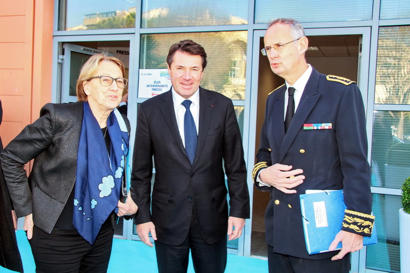Christian Estrosi (LR), nouveau président de la Région Paca aux côtés de la ministre et du préfet (Photo Robert Poulain) Christian Estrosi (LR), nouveau président de la Région Paca aux côtés de la ministre et du préfet (Photo Robert Poulain)