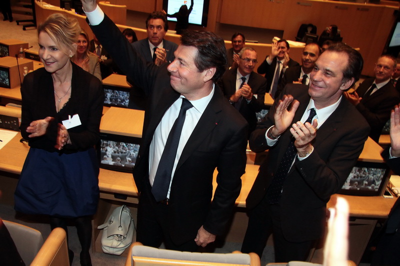 Christian Estrosi LR élu président de la région Paca sans surprise...  (Photo Robert Poulain)