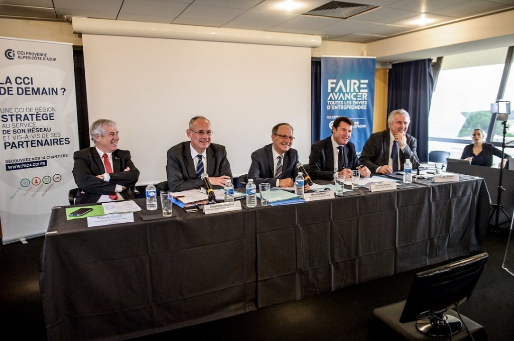 Autour de Maurice Brun et le président de la Région Christian Estrosi, les présidents des CCI du pays d'Arles et du Var  ainsi que le prefet Stéphane Bouillon (Photo François Moura) Autour de Maurice Brun et le président de la Région Christian Estrosi, les présidents des CCI du pays d'Arles et du Var  ainsi que le prefet Stéphane Bouillon (Photo François Moura)