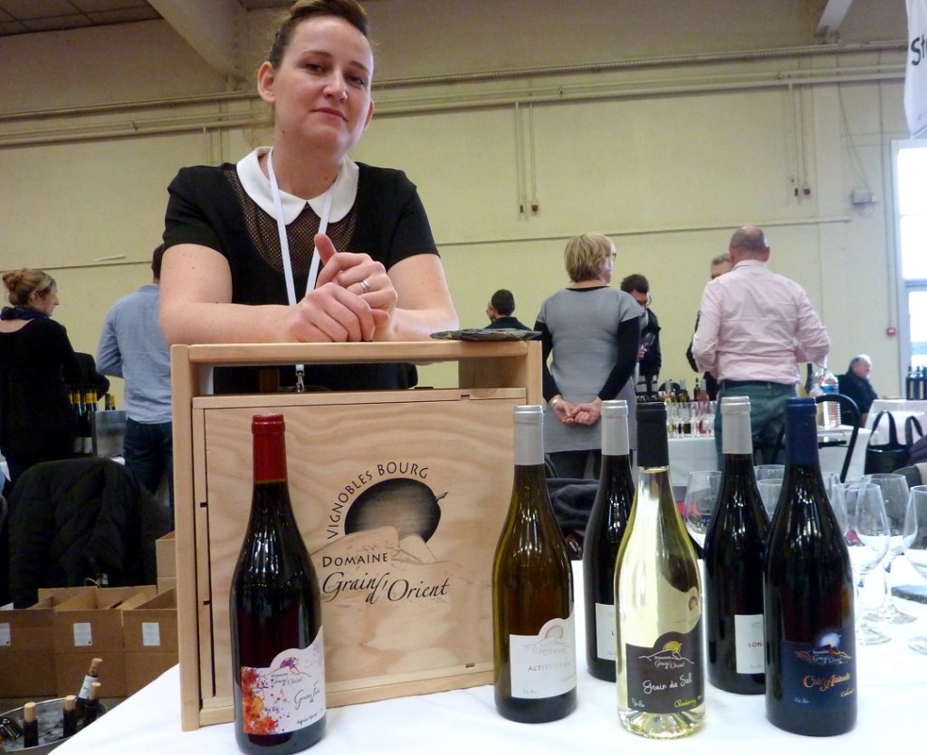 Aliette Bourg n’est pas mécontente de ses vins de cépages atypiques pour les Pyrénées, en particulier du chardonnay. (Photo M.E.)