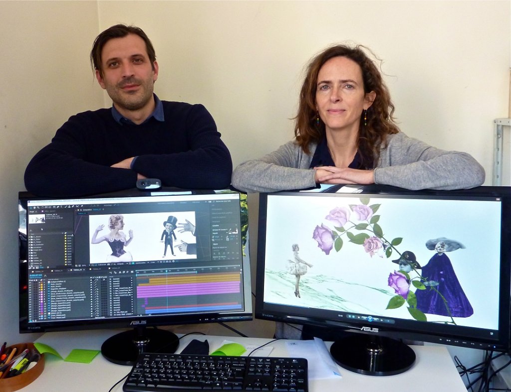 Guillaume Mariotti et Julie Légaré dans leur studio à Marseille. Sur les écrans, le webdoc « Il Trionfo des tempo e del Disinganno » (Photo M.E.)