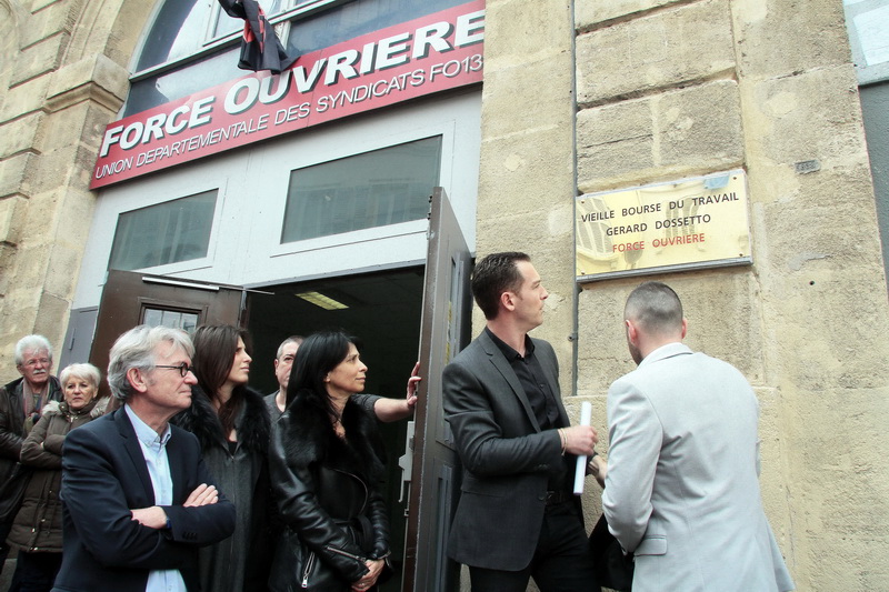 Une plaque en hommage à Gérard Dossetto a été dévoilée sur la façade de la bourse du travail FO (Photo Robert Poulain) Une plaque en hommage à Gérard Dossetto a été dévoilée sur la façade de la bourse du travail FO (Photo Robert Poulain)
