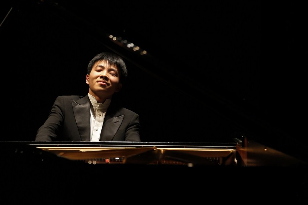 Kit Armstrong, remplaçant de luxe l’an dernier au Festival de Pâques a donné un nouveau concert, cette année, au Théâtre du Jeu de Paume (Photo Caroline Doutre)