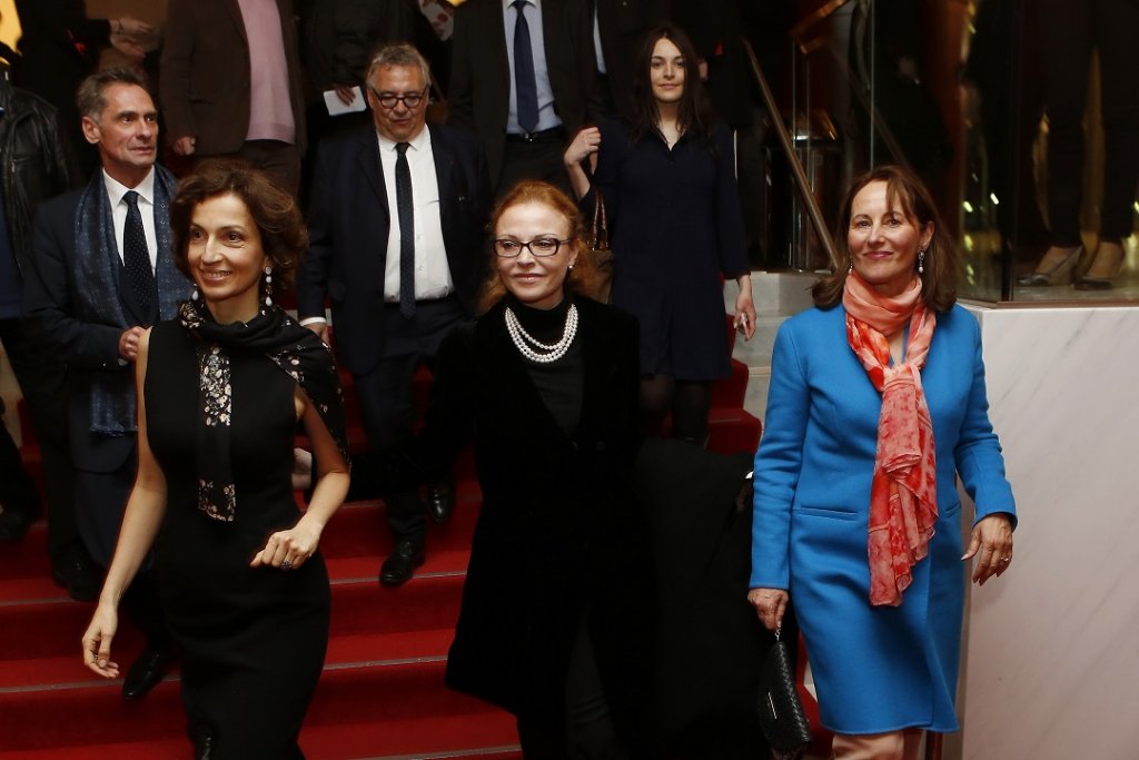 Entourant la sénatrice Sophie Joissains, adjointe au maire d’Aix-en-Provence, déléguée à la Culture, Audrey Azoulay et Ségolène Royal ont grandement apprécié leur soirée festivalière en ce dimanche de Pâques (Photo Caroline Doutre)