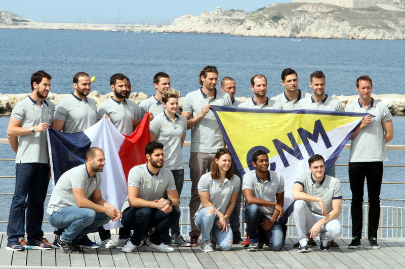 Les 19 membres du Cercle des Nageurs de Marseille qui vont se rendre à Rio (Photo Robert Poulain)
