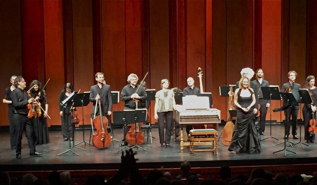 Café Zimmermann et Carolyn Sampson aux saluts face à une salle du Grand Théâtre de Provence emplie de mélomanes conquis. (Photo M.E.)