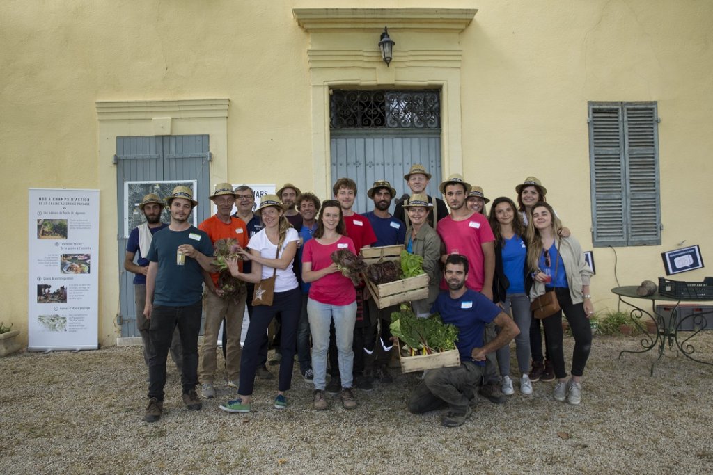 L’équipe Terre de Mars et des bénévoles, Philippe Savinel et la Communication Ricard (Photo D.R.) L’équipe Terre de Mars et des bénévoles, Philippe Savinel et la Communication Ricard (Photo D.R.)