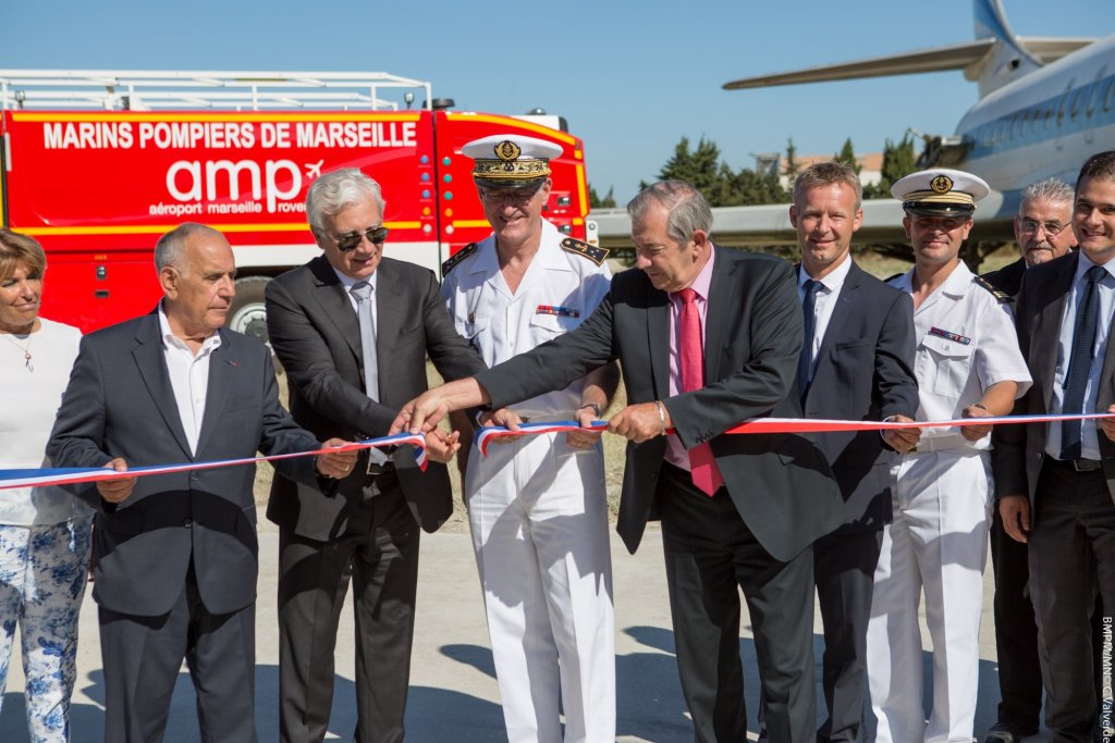 Mme Merlin, proviseur du lycée Pierre Mendès France, C Piccirillo maire de Saint-Victoret, P.Régis, président du directoire de AMP, C.H. Garié Commandant du BMPM, Eric le Dissès, maire de Marignane, O. Azemard, chef de service  sécurité de AMP, lieutenant de vaisseau G. Daesle commandant le secteur Marignane (Photo: BMPM/ Christian Valverde)
