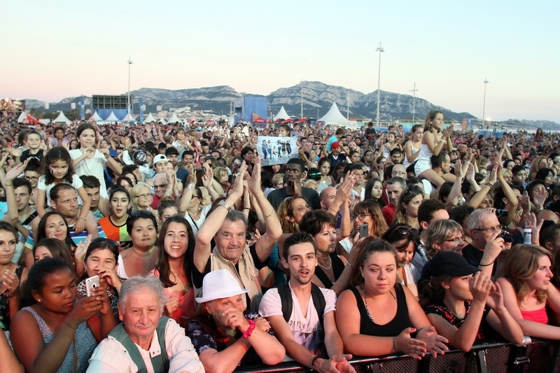 Plus de 3 0000 personnes ont investi la Fan Zone de Marseille pour un concert exceptionnel (Photo Robert Poulain)
