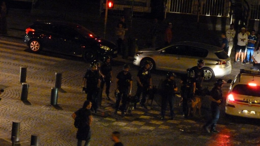 Les forces de l'ordre sont intervenus avec chiens (Photo P.M.-C.)