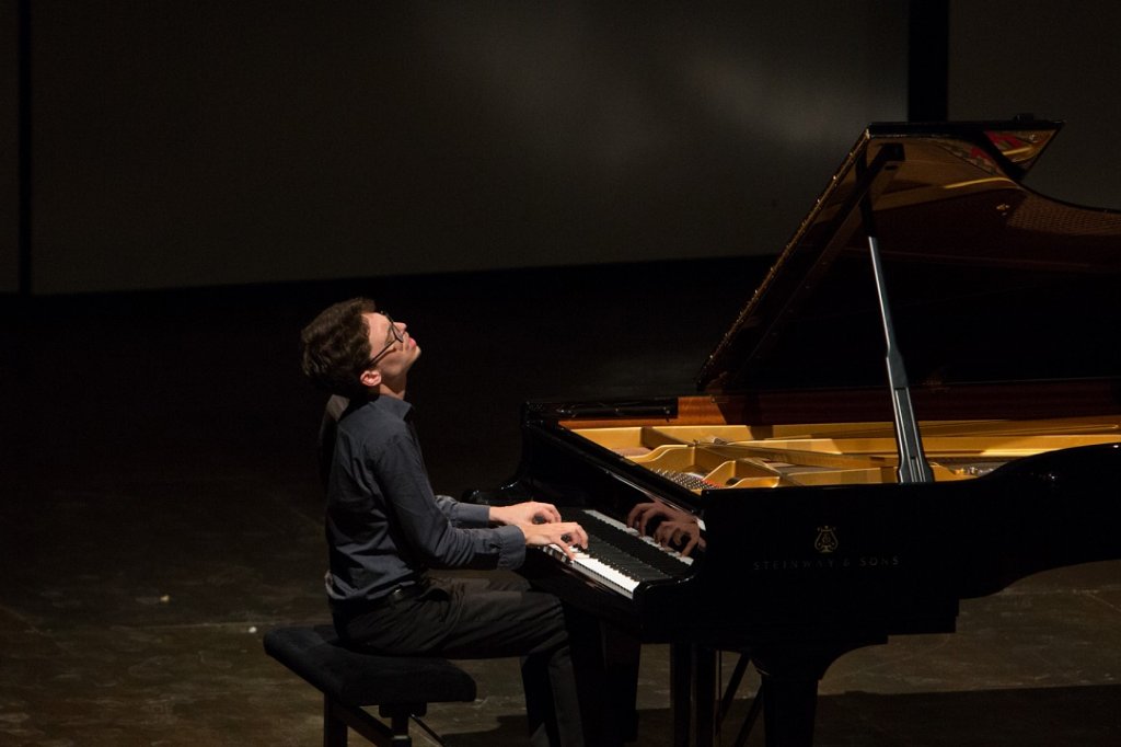 Lucas Debargue 4e prix du Concours international Tchaïkovski (Photo Maud Delaflotte)