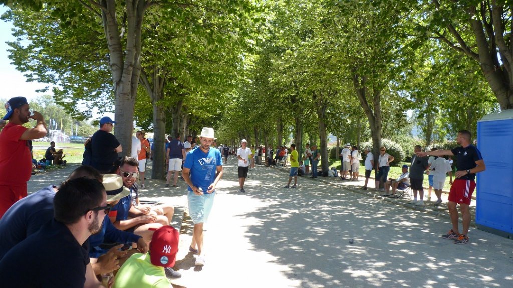 Dans les allées (Photo Patricia-Maillé-Caire)