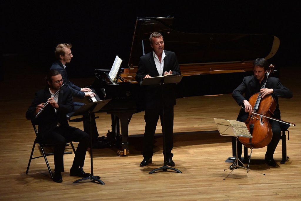 Olivier Girardin, Alphonse Cemin, Marc Mauillon et Jean-Guihen Queyras pendant l’interprétation de « Trois Chansons Madécasses » de Ravel (Photo Jean-Claude Carbonne)