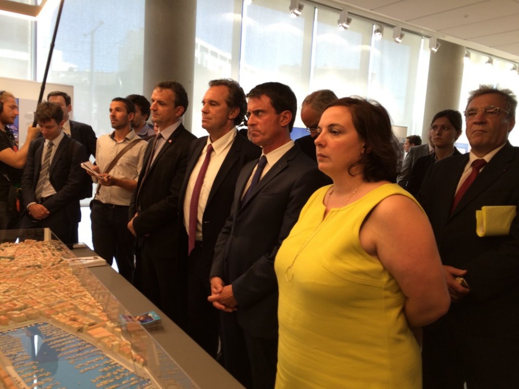 Manuel Valls et Emmanuelle Cosse, ministre du logement en visite à Euromédirerranée (Photo Mireille Bianciotto)