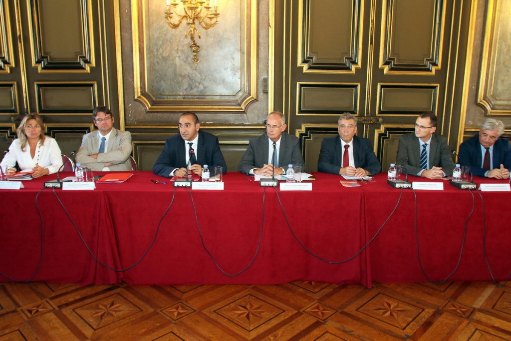 Une réunion d'information des élus locaux sur le dispositif de prévention de la radicalisation s'est tenu dans le cadre du Comité de Pilotage pour la lutte contre la radicalisation (COPIL) (Photo Robert Poulain)