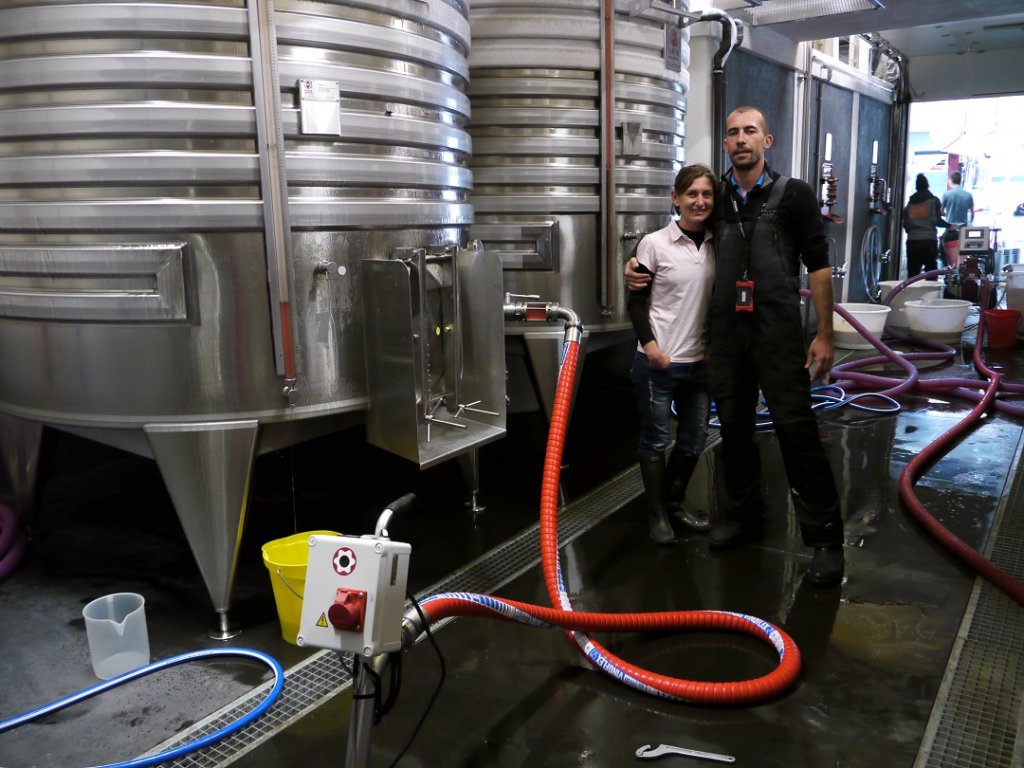 Une première campagne dans leur nouvelle cave pour Virginie Fabre et Guillaume Philip. (Photo M.E.) Une première campagne dans leur nouvelle cave pour Virginie Fabre et Guillaume Philip. (Photo M.E.)