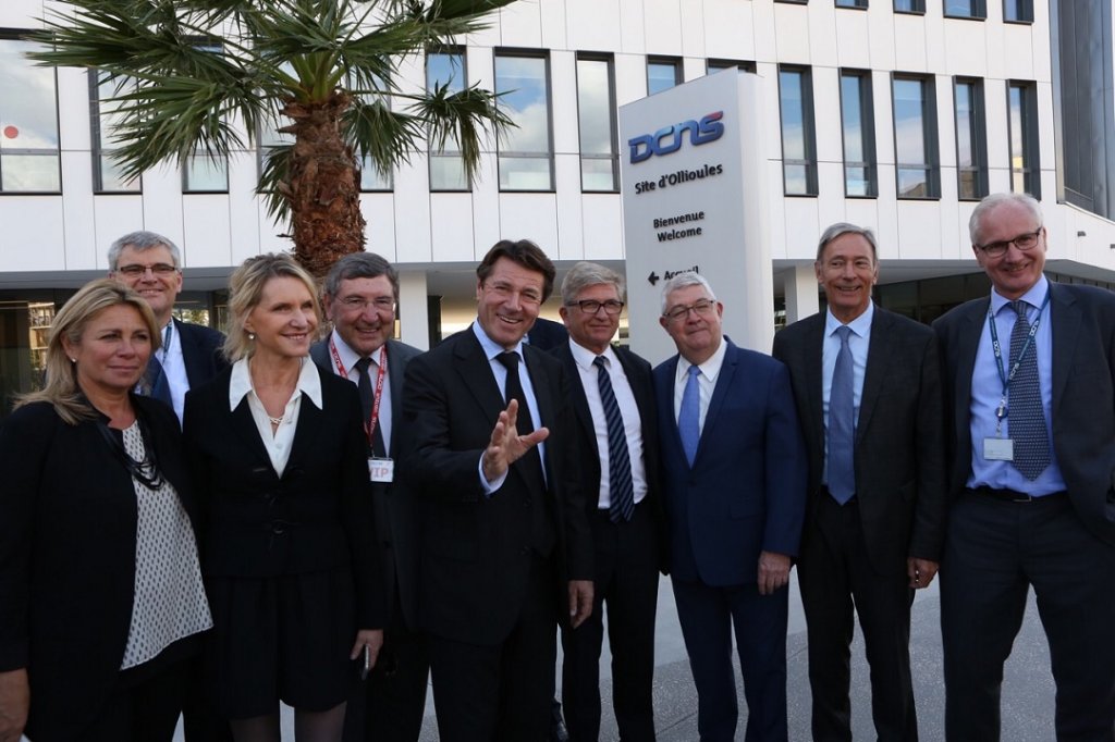 Christian Estrosi a décidé de présenter les 12 OIR de la Région sur le site de DCNS -DCNS est le premier employeur industriel dans le Var avec 3 600 salariés-, fleuron industriel de la France, pour engager la réindustrialisation des territoires (Photo Pierre Ciot)