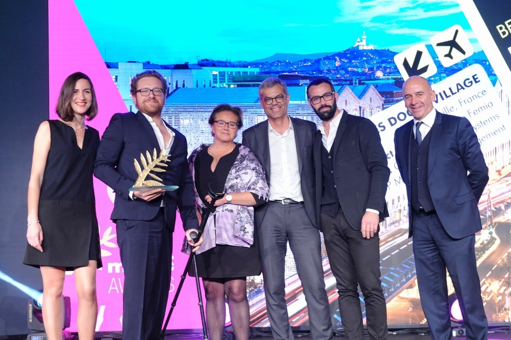 (De gauche à droite)  Noémie Le Maux, Directrice des Docks Village -  Emmanuel Duchange, Directeur Général Constructa Urban Systems - Anne-Sophie Maisonrouge, Présidente et Fondatrice de Terranae - Olivier Tavernier, Directeur de Portefeuille Constructa Asset Management - Guillaume Tanguy, Chef de Projet Constructa Urban Systems - Franck Verschelle, Président et Directeur Général, Advantail (France) (Photo Constructa) (De gauche à droite)  Noémie Le Maux, Directrice des Docks Village -  Emmanuel Duchange, Directeur Général Constructa Urban Systems - Anne-Sophie Maisonrouge, Présidente et Fondatrice de Terranae - Olivier Tavernier, Directeur de Portefeuille Constructa Asset Management - Guillaume Tanguy, Chef de Projet Constructa Urban Systems - Franck Verschelle, Président et Directeur Général, Advantail (France) (Photo Constructa)