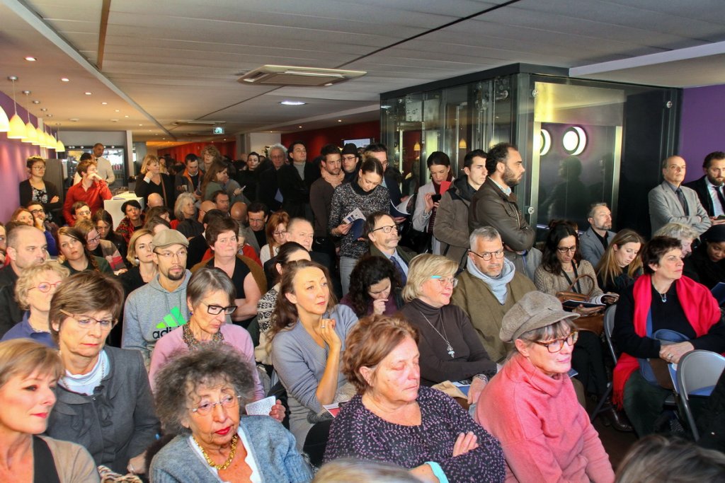 Un public venu en nombre au Théâtre de l'Odéon pour découvrir ces fameux dimanches (Photo Robert Poulain)